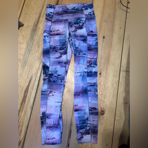 Lululemon size 4 leggings - Picture 1 of 1